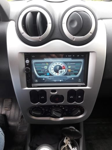 Player Mp5 Dacia Logan