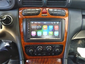 Player Mp5 Mercedes C class