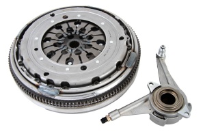 Kit ambreiaj si volanta VW TRANSPORTER T4 2.5 TDI LUK 600 0002 00 - Img 1