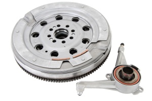 Kit ambreiaj si volanta VW TRANSPORTER T4 2.5 TDI LUK 600 0002 00 - Img 2