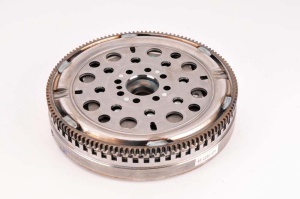 Volanta MERCEDES-BENZ VANEO (2002-2005) 1.7 CDI CV Semiautomata LUK 415 0107 10 - Img 2