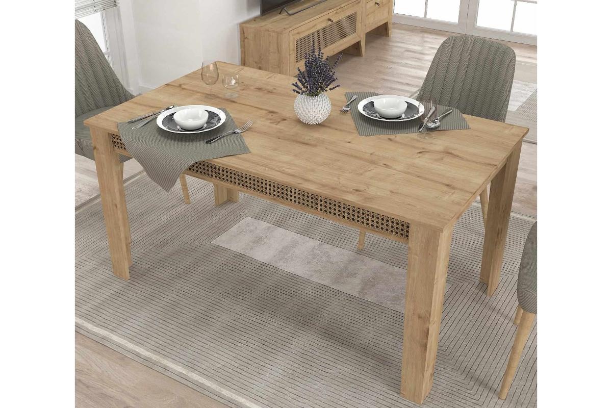 2. Stilul clasic în designul interior - cum poți amenaja un spațiu în stilul clasic- masa dining maro-min Stilul clasic - caracteristicile sale în designul interior. Cum poți amenaja un spațiu în stilul clasic?, 15,