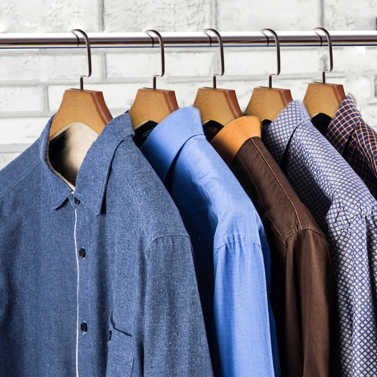 Umeraș de lux pentru costum din lemn masiv maro vintage cu umeri lați si bară pentru pantaloni, 1 bucata - imagine 5