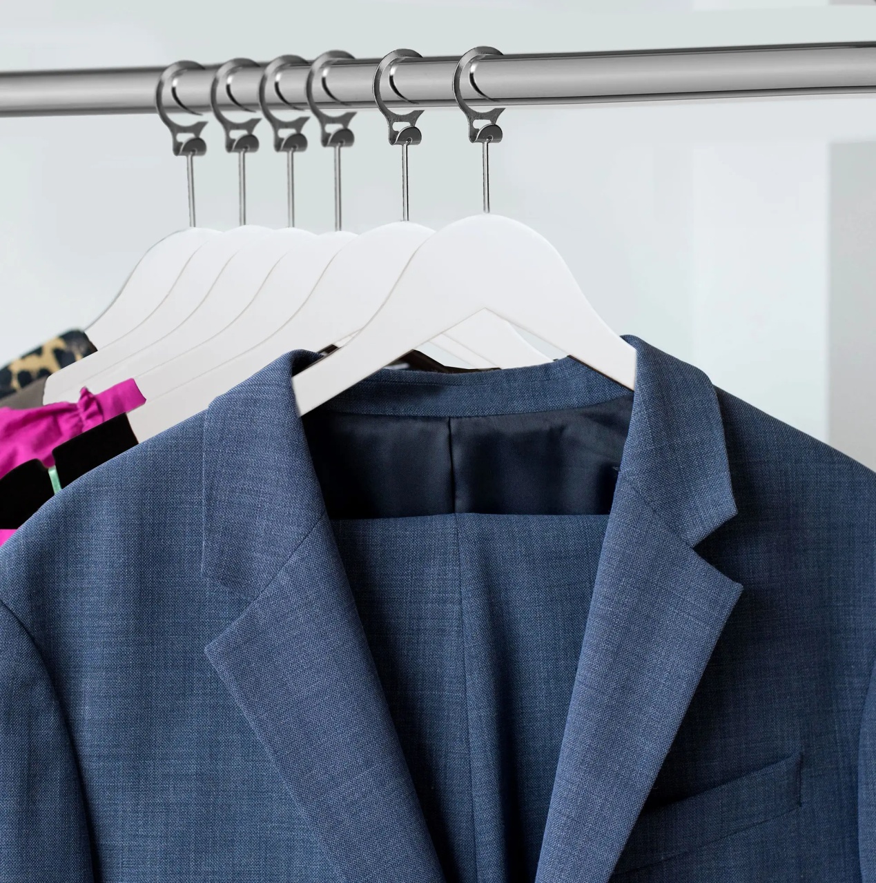 Umeraș Hotel din lemn cu antifurt, margini de catifea si design classic, Alb-Negru, 1 bucata - imagine 3