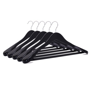 Umeraș din lemn cu umeri lați și design modern, pentru Costum/Tricouri, Negru, 1 bucata