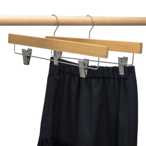 Umeraș din lemn cu clipsuri metalice, pentru pantaloni, Natur, 1 bucata - Img 2