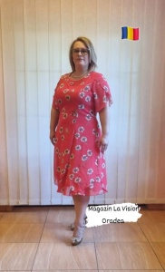Rochie rosie cu imprimeu floral