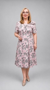 Rochie midi roz cu imprimeu floral cu funda la umar si croi in clini marimi mari