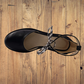 Pantofi sanda dama casual, piele naturala, barete cu sireturi colorate, talpa usoara, crampoane, imprimeu cu puncte albe, negru, Sandali