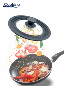 CAPAC STICLA CU MARGINE DIN SILICON AJUSTABILA PE 3 DIMENSIUNI 28/30/32 CM, COOKING BY HEINNER (mix 2 culori in bax - 3 gri, 3 rosii) - Img 7
