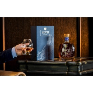 Jidvei Vinars XO Cutie Premium Cadou 0.7L