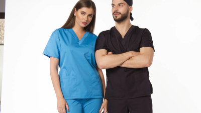 Bumbacul, o fibră naturală cu caracteristici remarcabile: de ce este acest material o alegere atât de populară pentru uniformele medicale?