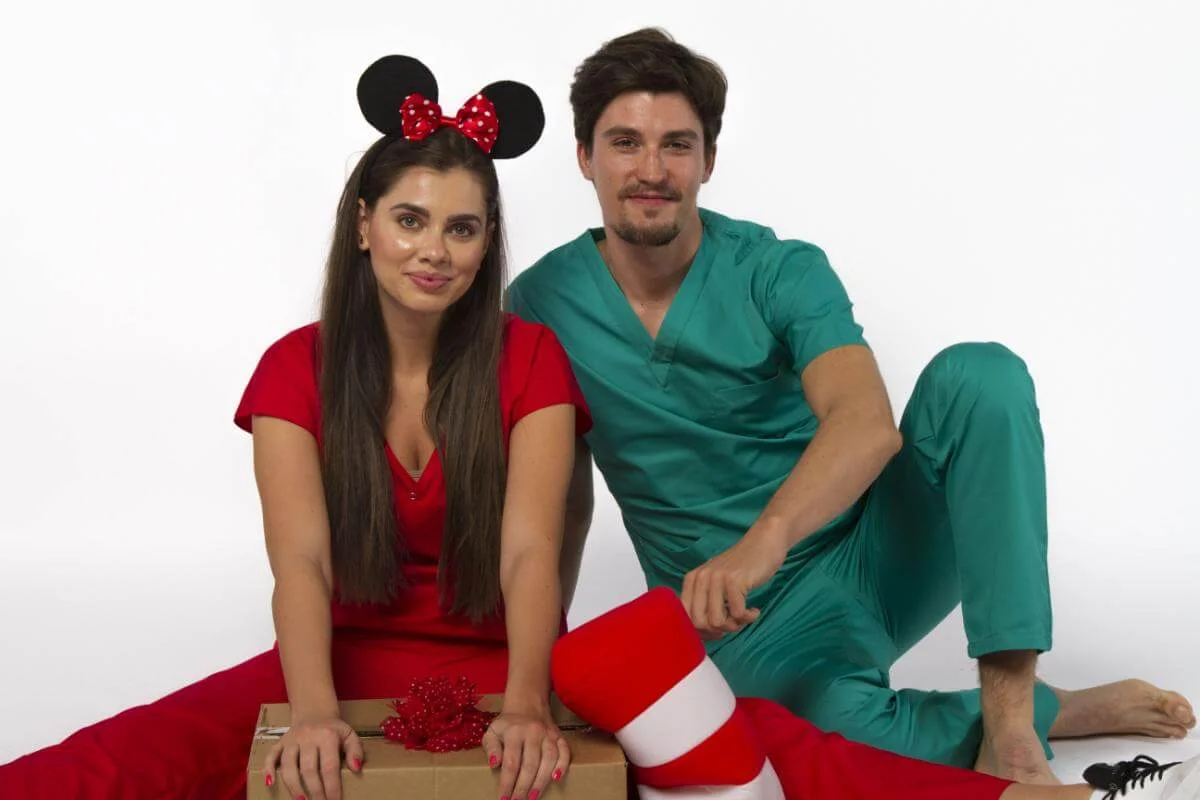 2. Elastan, materialul-fata in uniforma rosie, baiat in verde