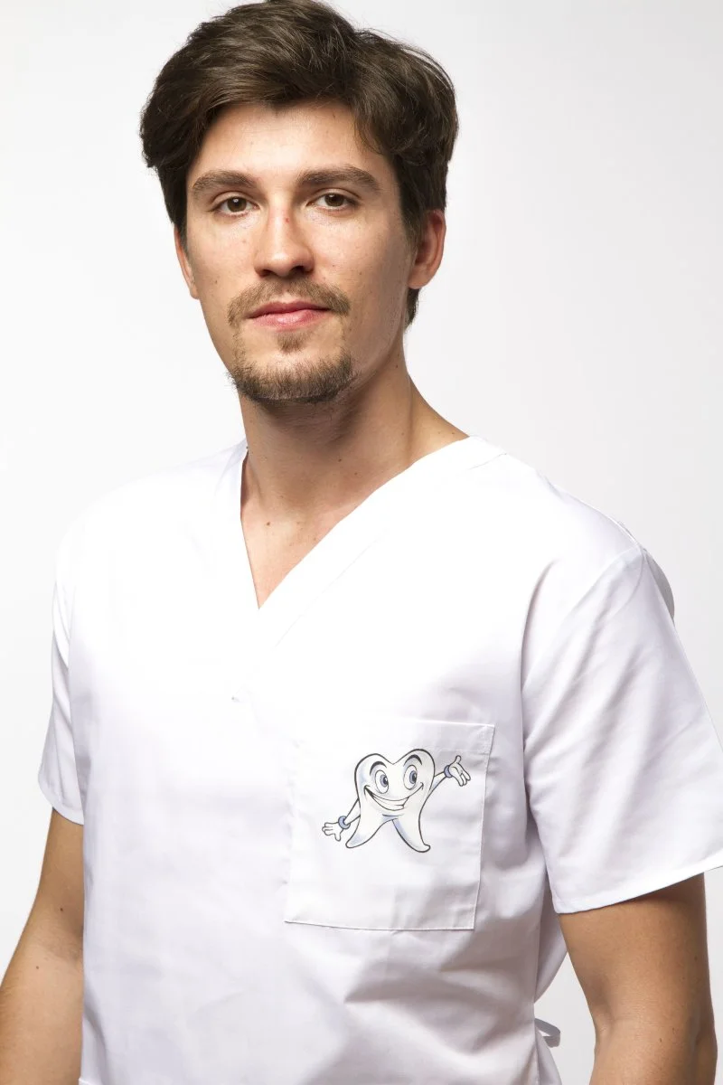 1. Poplin - descriere si informatii esentiale_Bluza medicala pentru barbati, Feminamedical.ro