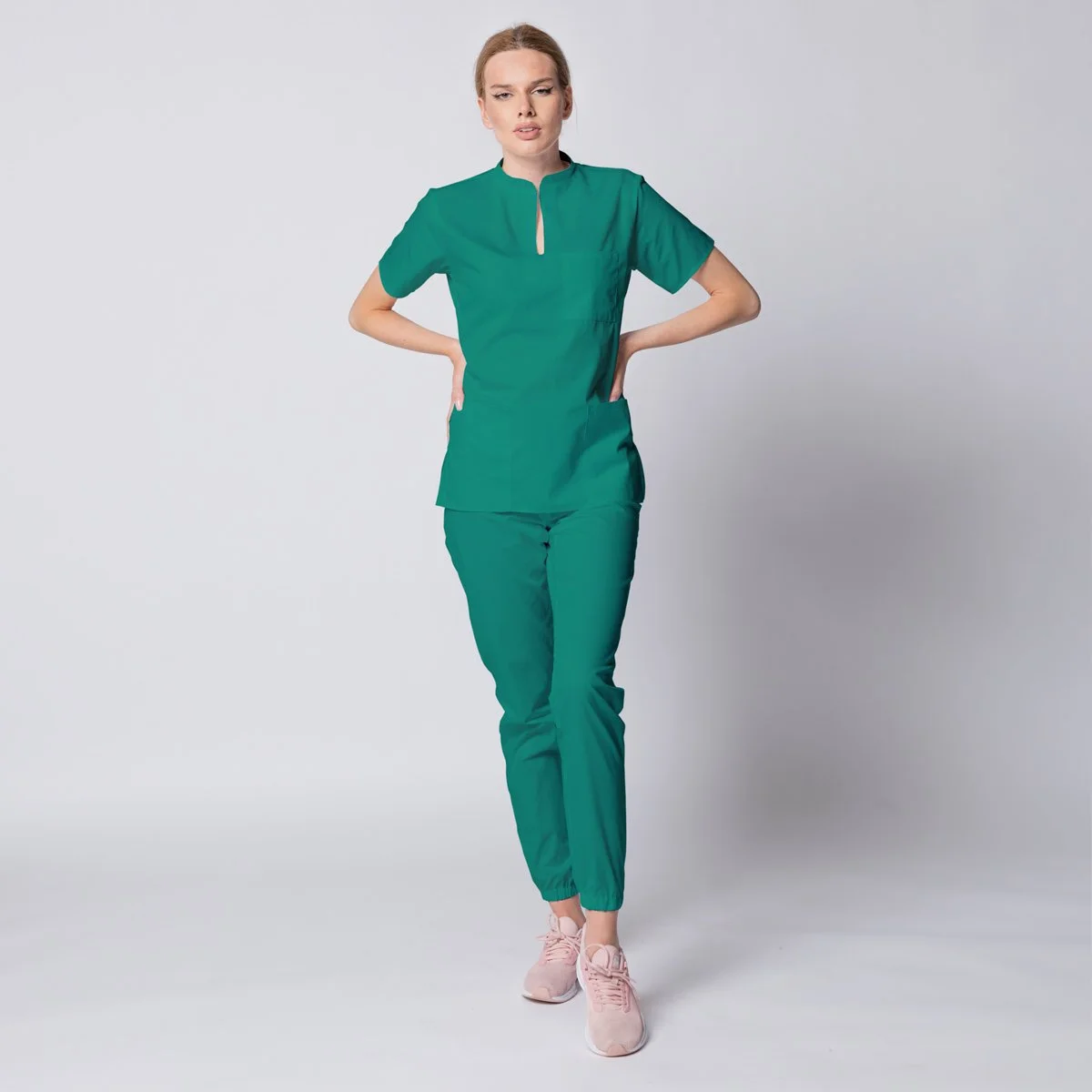 2. Poplin imprimat si alte tipuri renumite si de buna calitate_Stil-uniforma-medicala-femei-pantalon-jogger-verde-menta