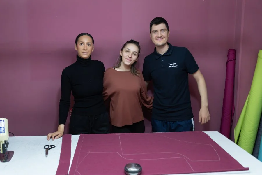 3. Poplin brodat - cum se intretin corect halatele si uniformele medicale realizate din acest material_Echipa de la Feminamedical.ro, atelier