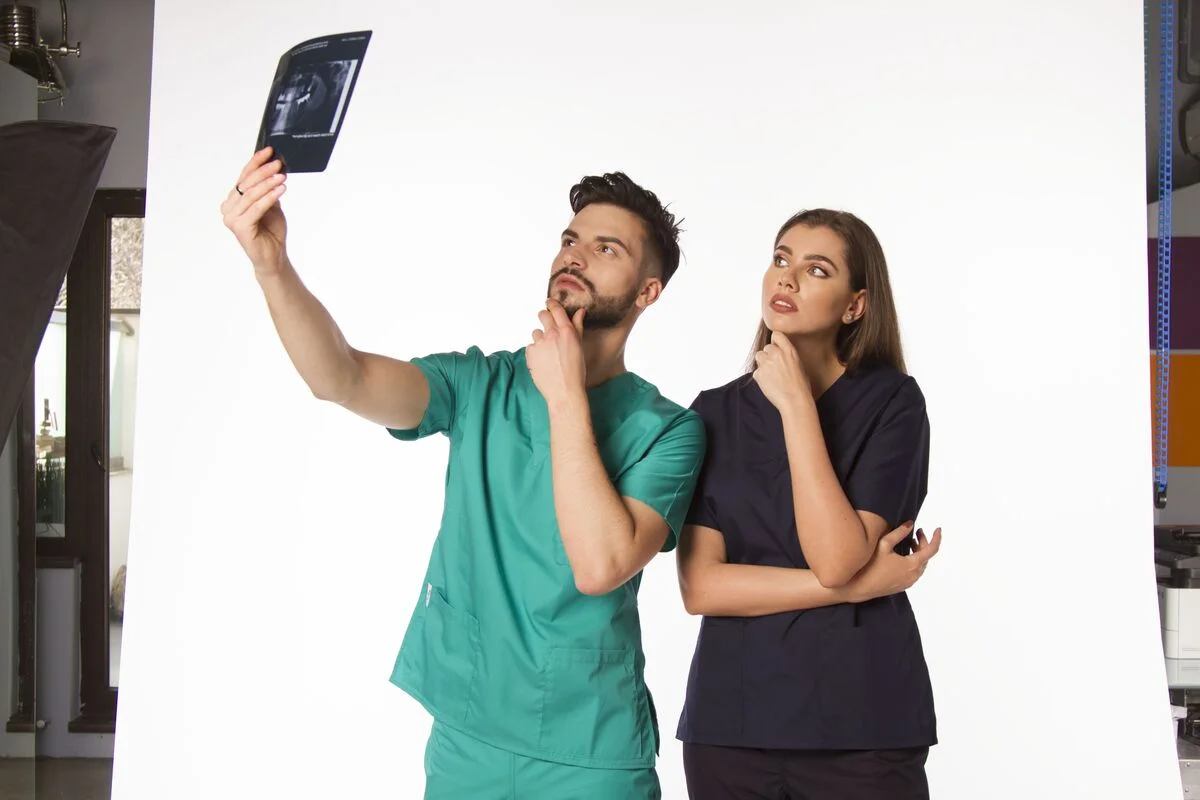 1.1. meseria de asistent medical - personal medical in uniforma