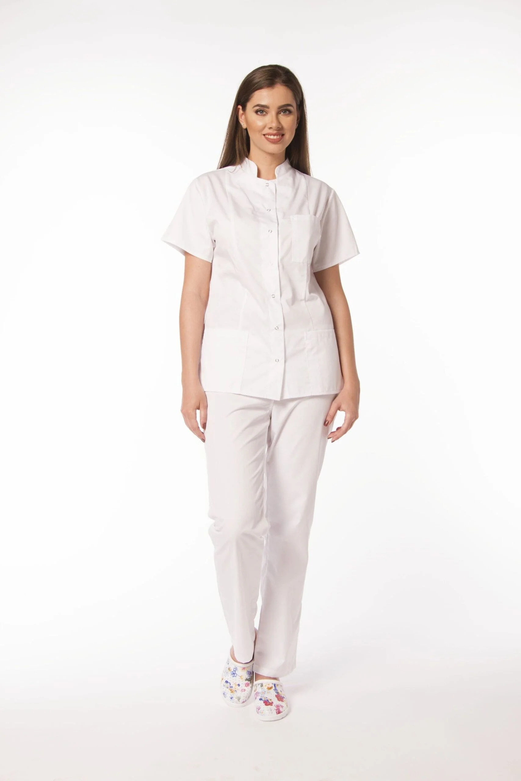 1. Ce face un chirurg - medic, uniformă medicală, pantaloni medicali albi, bluză medicală albă, pantofi albi