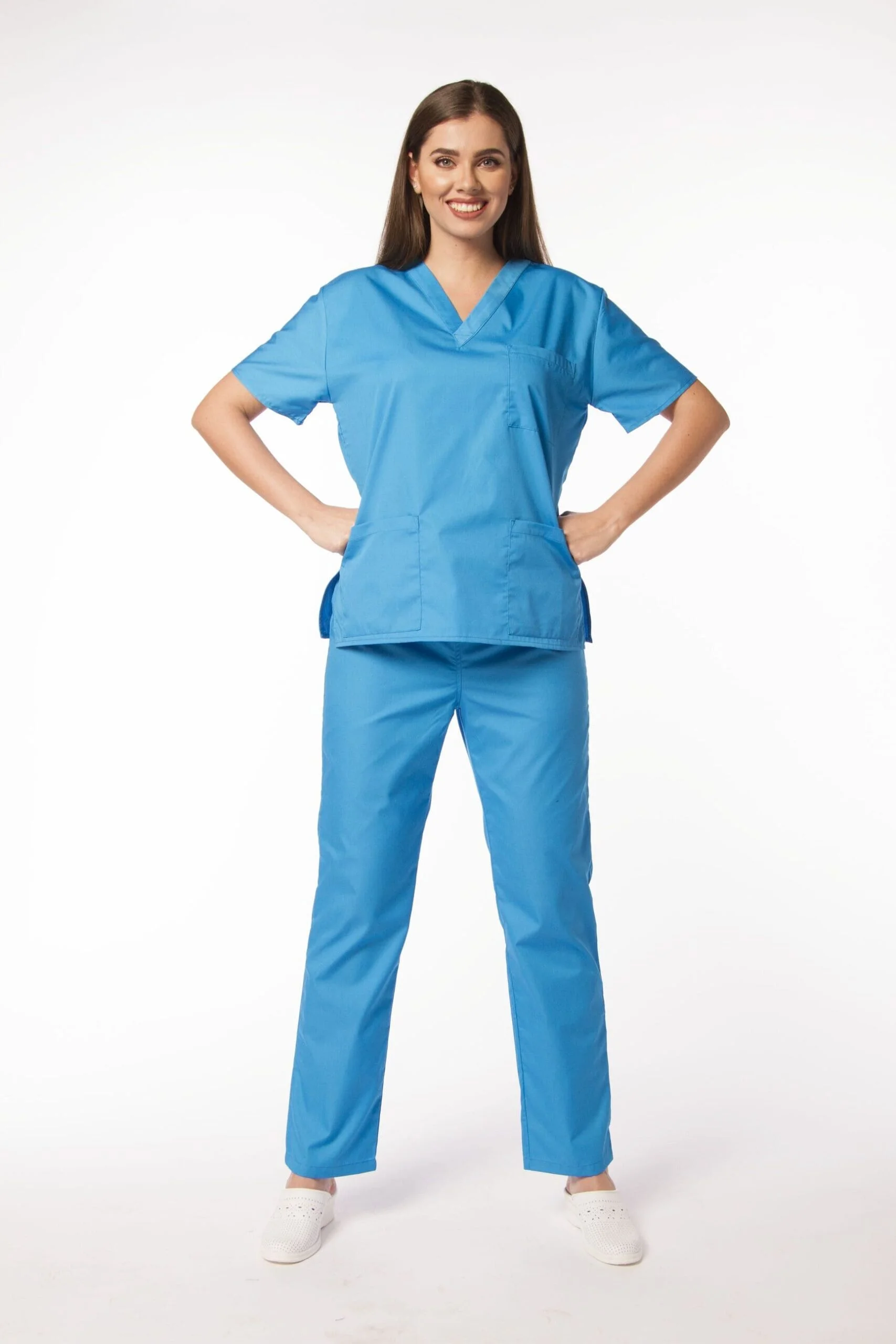 5. Ce face un chirurg - medic, uniformă medicală albastră, pantaloni medicali albaștri, bluză medicală albastră, încălțăminte albă