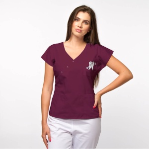 Bluza medicala DOLL cambrata cu capse din poplin pentru stomatologi-Visiniu