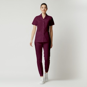 Uniformă medicală Nora cu jachetă mânecă scurtă și pantaloni jogger-Visiniu