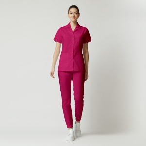 Uniformă medicală Nora cu jachetă mânecă scurtă și pantaloni jogger-Magenta