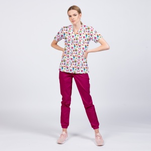 Uniformă medicală Class cu imprimeu Cupcakes pe fond alb și pantaloni jogger pentru femei