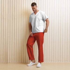 Uniformă medicală pentru bărbați KULT – Bluza albă și pantaloni roșii din material stretch