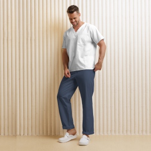 Uniformă medicală KULT bărbați– Bluza alba & pantaloni albastru nocturn din material poplin