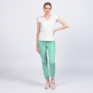 Uniformă medicală DOLL pentru femei – Bluza albă și pantalon jogger aqua, material poplin