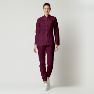 Uniformă medicală Mia cu jachetă mânecă lungă și pantaloni jogger-Visiniu