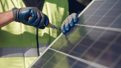 Merită să investim în panouri solare pentru curent?