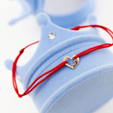 Bratara Heart Collection cu snur si inimioara cu talpita bebelus din aur 14k - Img 2