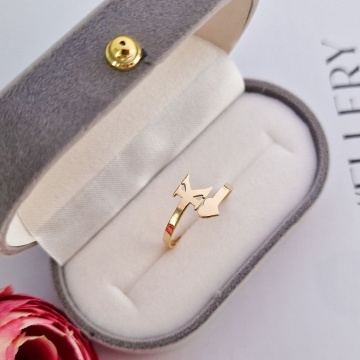 Inel personalizat cu initiala din aur 14k - Img 2