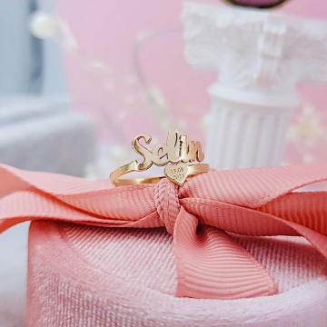 Inel personalizat cu nume din aur 14k - Img 3