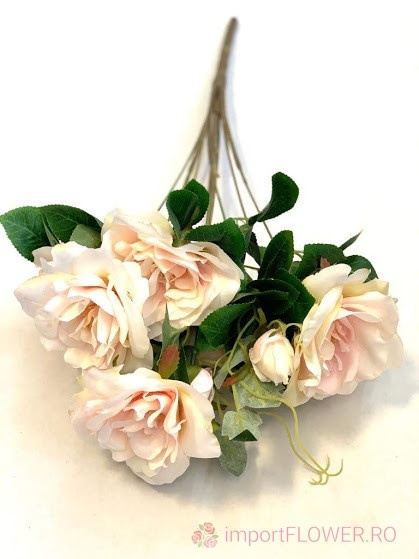 Buchet trandafiri cu 7 capete si 2 boboci - Roz