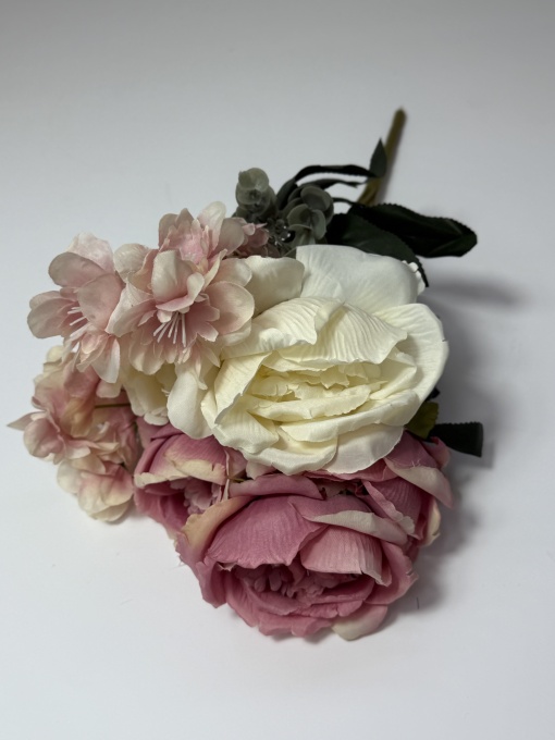 Trandafir ca de hart.(capat floare 9cm) - Roz cu crem