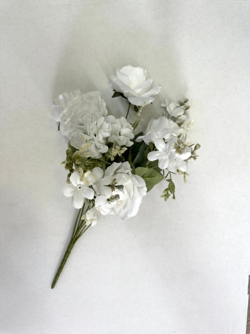 Buchet cu trandafiri albi ST11