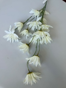 Buchet artificial cu crizanteme albe mici