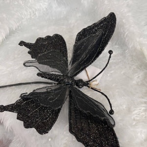 Fluture negru