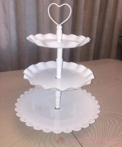 Etajera dantelata cu 3 nivele