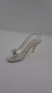 Pantofi albi