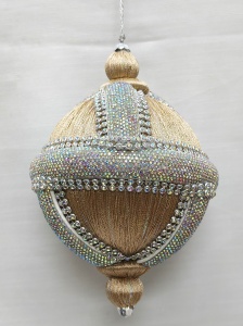 Glob elegant de Craciun cu matase aurie si strasuri