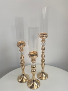 Set 3 suporturi aurii pentru lumanari