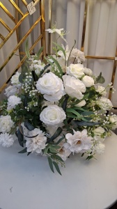 Aranjament floral alb-verde