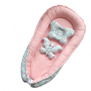 Babynest Deluxe model roz cu print unicorni