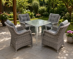 Set mobilier grădină din ratan PE cu 4 scaune și masă pătrată