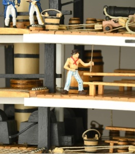 Navomodel sectiunea transversala a HMS Victory, scara 1:72 Kit model de nava din lemn - Artesania Latina - Img 10
