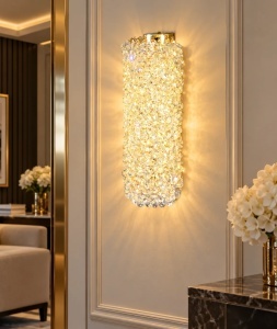 Aplică de Perete LED cu Design Modern și Elemente Decorative Strălucitoare - "Cristanor"