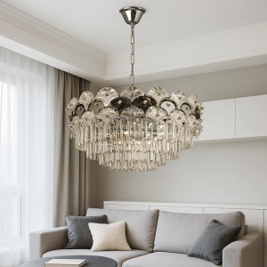 Lustră de lux cu cristale multiple și design elegant, iluminat modern pentru living spațios